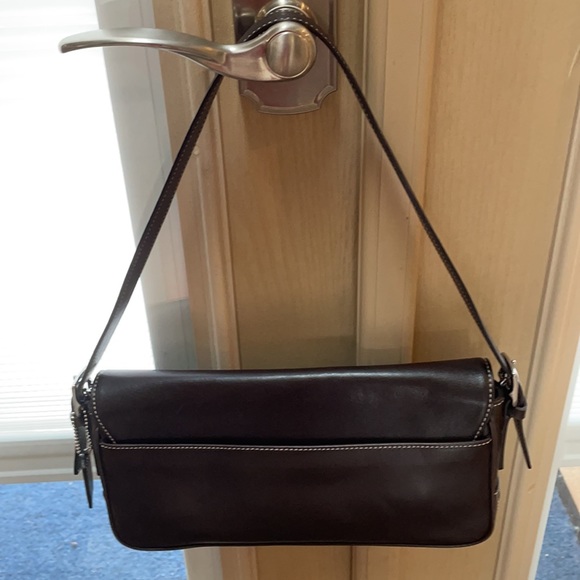 Vintage Coach - Picture 2 of 2